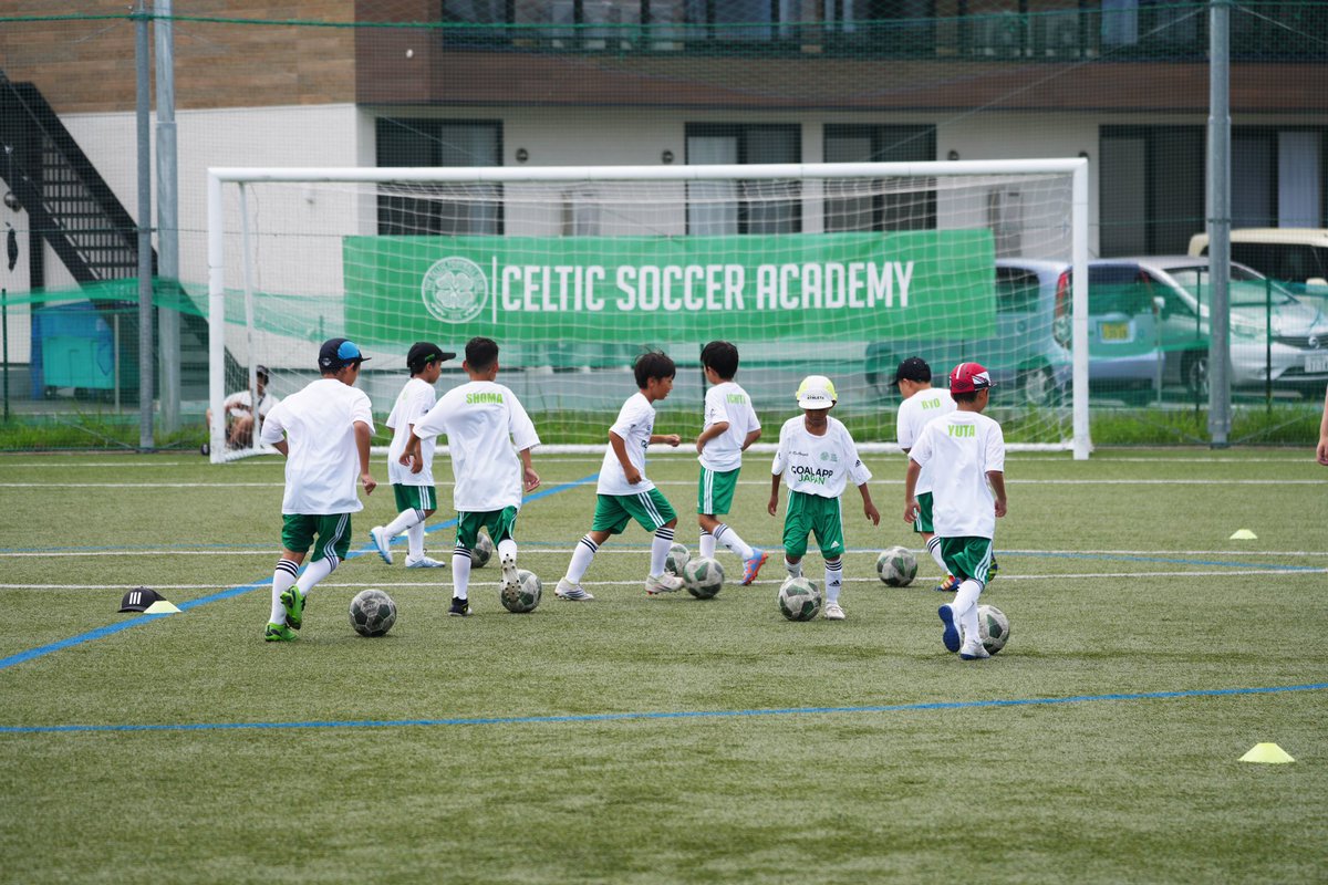 CelticSocAcad's tweet photo. 🍀🇯🇵 Hello Kobe……👋🏻

Great first day at camp, players working hard &amp; playing with a smile on their face 😀

Looking forward to the next two days teaching them all how to play the ‘Celtic Way’ 

#CelticFC #GoalAppJapan https://t.co/zfJVg7CgQ4