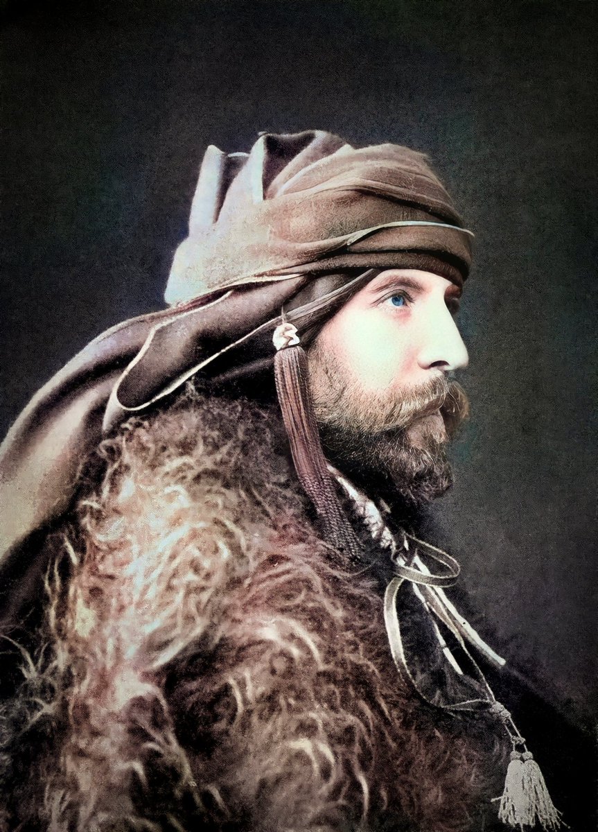 lutz_werber's tweet photo. Mingrelian man

#Mingrelia 🌲🍄 🍀

#Caucasus 🏔️🏰🏞️

#BlackSea 🌊🏛️🌲 https://t.co/0QeljiGnjV