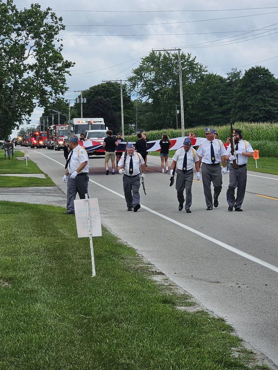 PH_FOOTBALL_PH's tweet photo. Prairie Heights athletes representing their families, school, and teams, carrying the American flag in the Orland Vermont Settlement parade! They followed the American Legion Post 423 color guard today! Big thanks to the Legion members who do all they do for our community! https://t.co/1oMr7K1hxx
