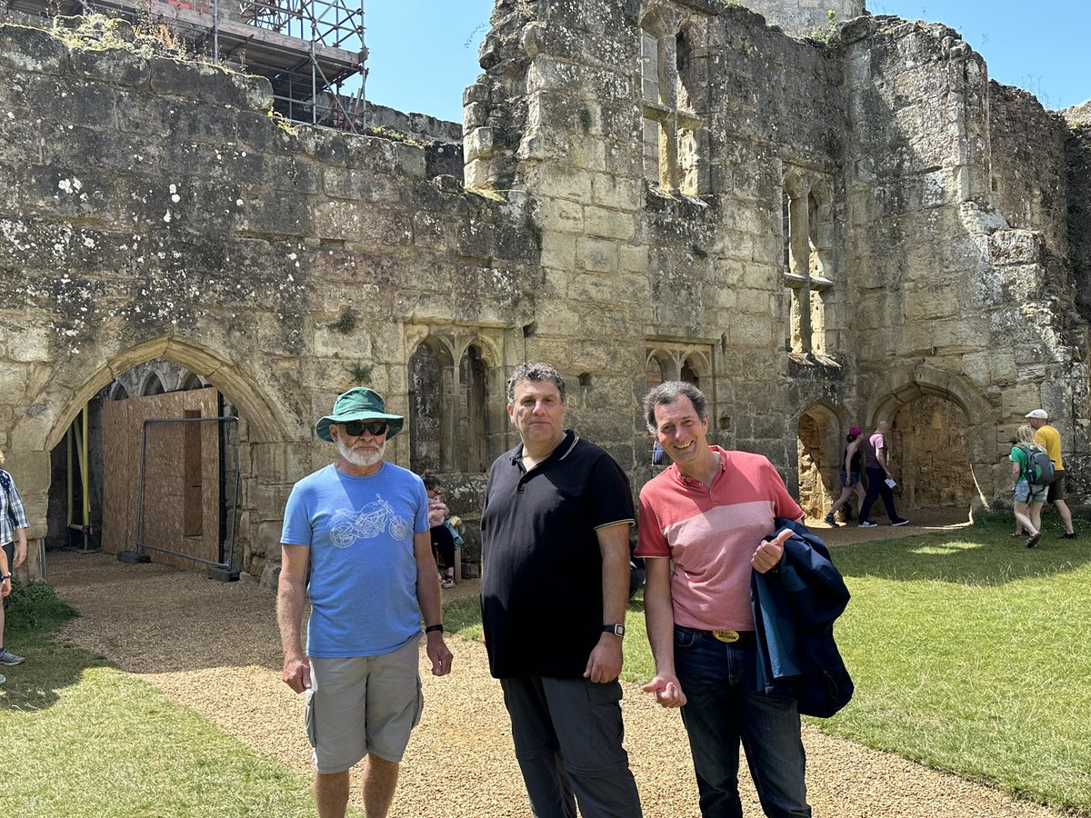 alexege's tweet photo. Great weekend away in Bodiam. Lovely riverside walk to @BodiamCastleNT with friendly and informative staff. https://t.co/FkYrb3OEJq