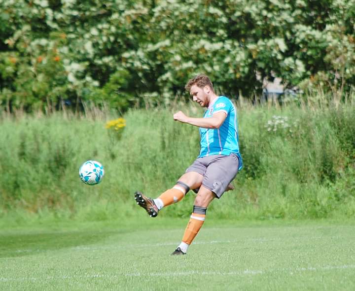 *United XI 9-1 Barnoldswick Wanderers*

Goals galore for United in yesterday's outing 💥 in an emphatic display of finishing.

AHollindrake ⚽️⚽️
C Askew ⚽️⚽️
G Gowland⚽️⚽️
E Firth ⚽️
O Kilburn ⚽️
J Howarth ⚽️

*Photos courtesy of Gary Chadwick