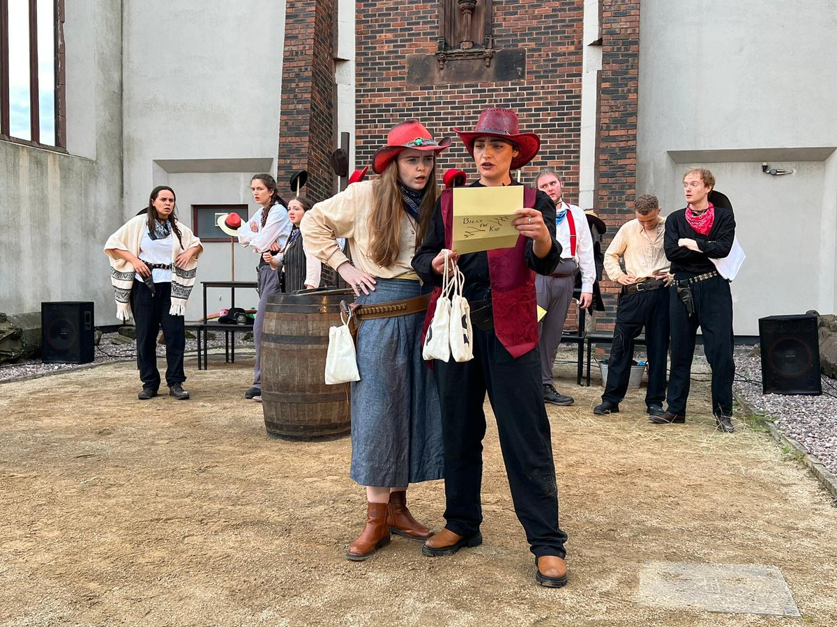 OTG_TheatreCo's tweet photo. 🚨 Announcement! 🚨

Tonight's show @ClaremontFarm will be going ahead as planned. 🎭

We have arranged for the show to take place indoors, so please do not bring seats with you if you are attending this evening, as they will be provided. 

See you tonight! https://t.co/YOuTci4zaz