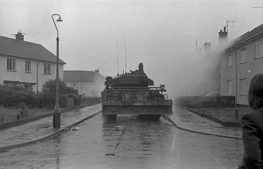 MuseumFreeDerry's tweet photo. Operation Motorman 

On the 31 July 1972, the British Army invaded  No-Go areas sending 21,000 soldiers, with tanks and bulldozers, into working-class nationalist areas across the north. 1/ https://t.co/Iw16b4rgaP