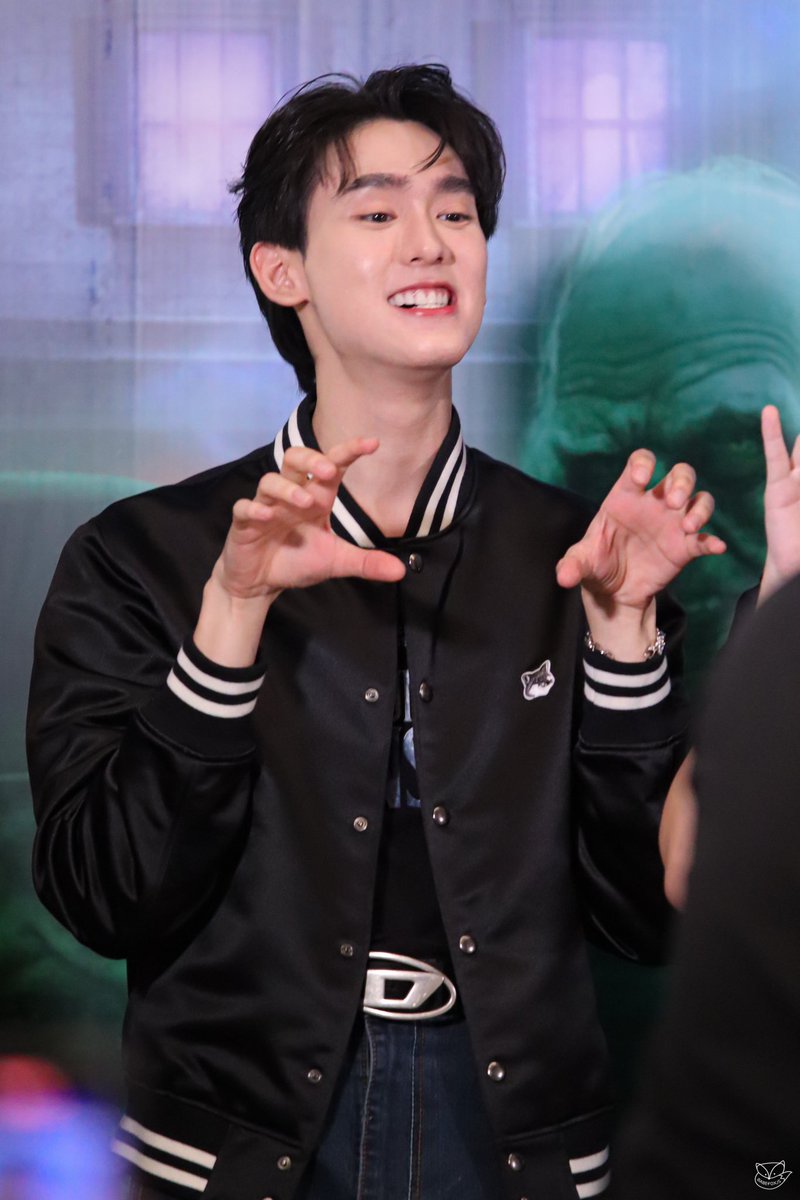 BABEFOXJS's tweet photo. ผีหลอก แบร่ 🤪

#SFxHauntedMansion
#SFxFourthFordForceBook

@kasibook #kasibook #BABEFOXJSshot https://t.co/7XX43JaRb7