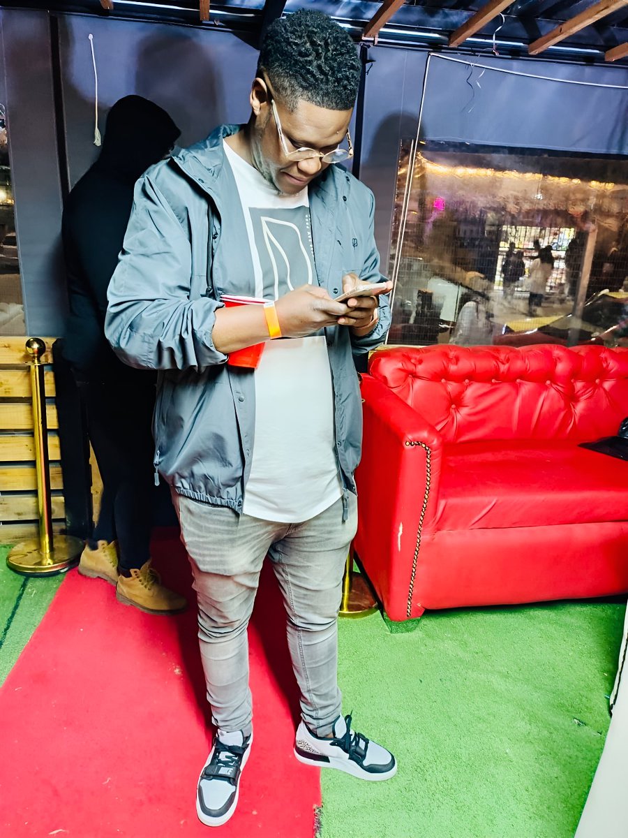 ThuloAggrey's tweet image. 