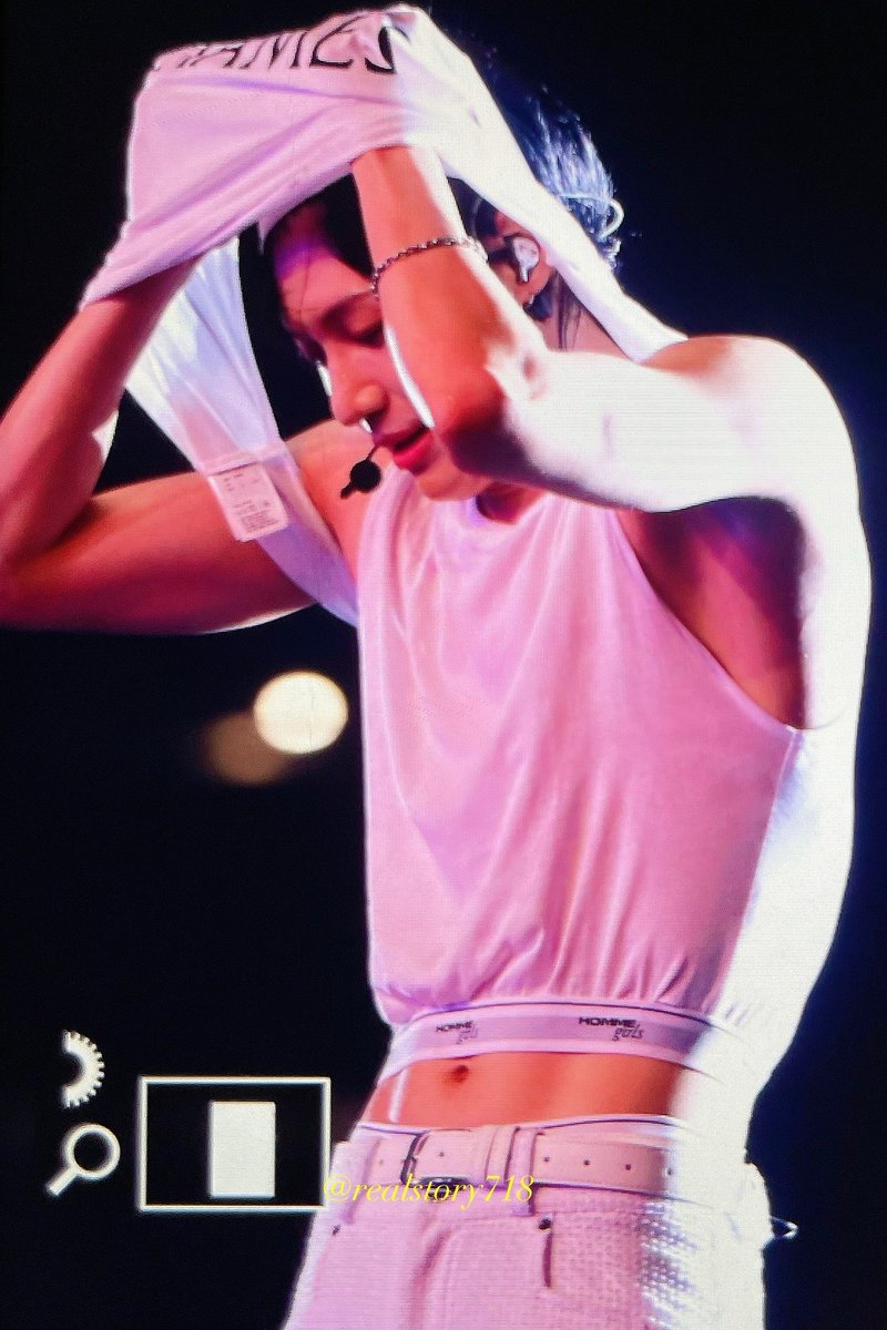 realstory718's tweet photo. 230730 태민이가 말아주는 워터밤 최고다❤️‍🔥❤️‍🔥❤️‍🔥❤️‍🔥❤️‍🔥❤️‍🔥❤️‍🔥❤️‍🔥❤️‍🔥❤️‍🔥 https://t.co/XTMfmlUUnn