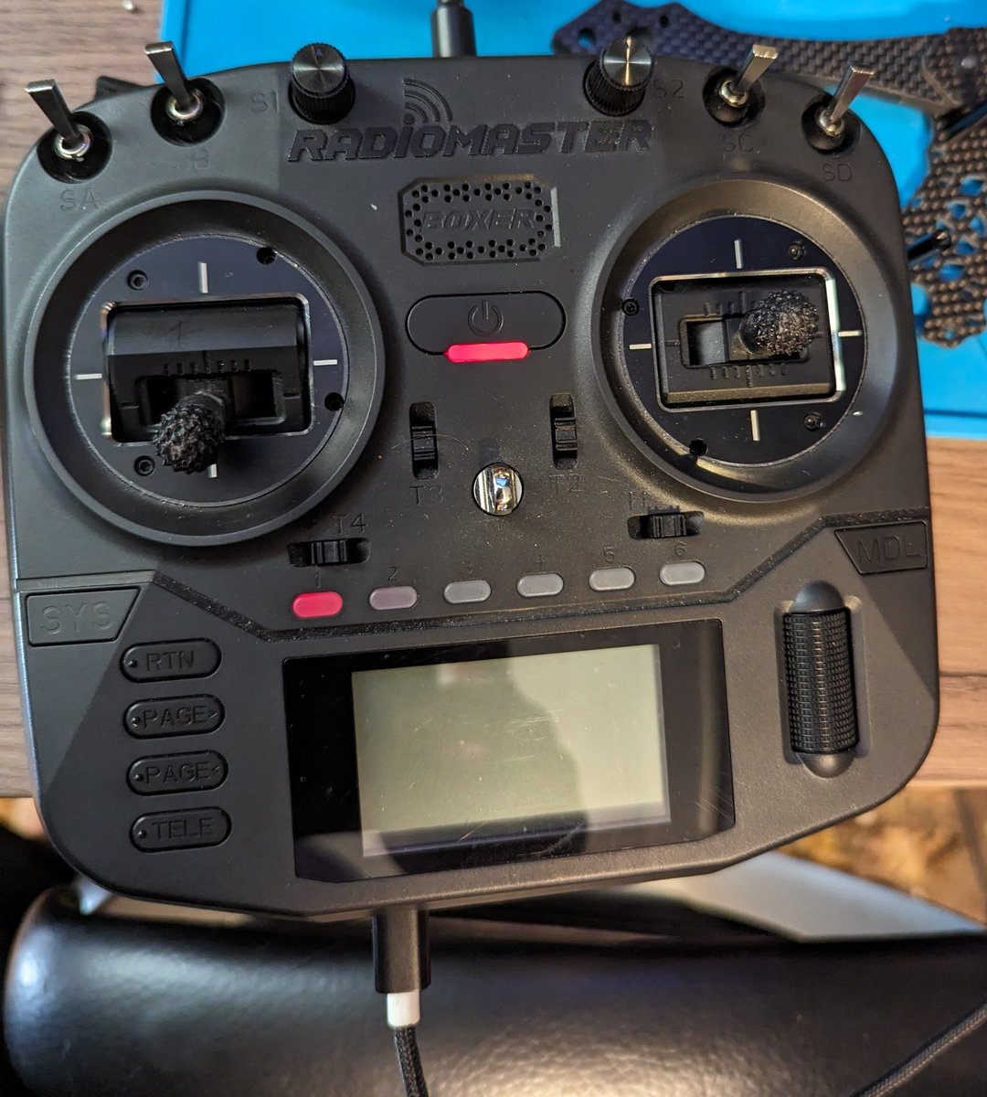 blink1n's tweet photo. Why is this not a battery charging indicator? @RadioMasterrc #edgetx #elrs #radiomaster #boxer #fpv https://t.co/V7h34Ki3Gp