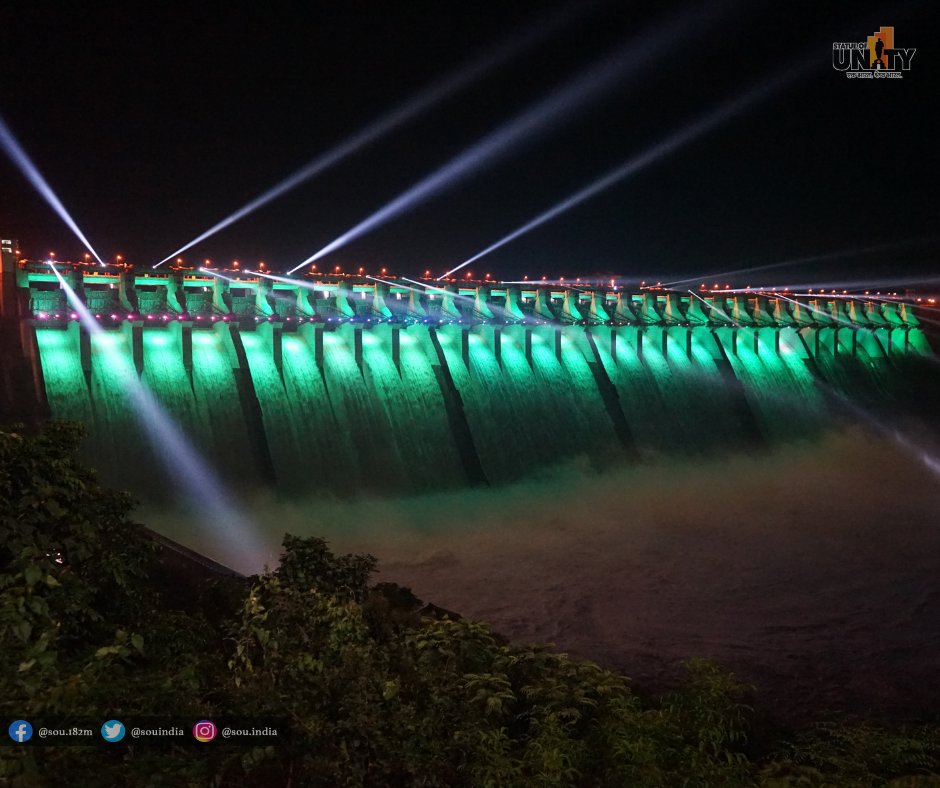 souindia's tweet photo. Experience the mesmerizing magic of light and sound at #EktaNagar’s dam show! The Sardar Sarovar Dam comes alive with a captivating display of lights and songs, making it a must-watch night spectacle! #StatueOfUnity #DamShow #SardarSarovarDam #NightMagic https://t.co/bJN1FyIBYp
