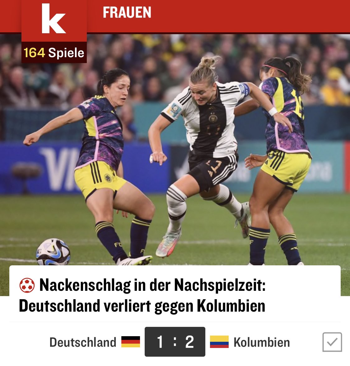 «Un golpe en el tiempo añadido:
Alemania pierde ante Colombia» — Titular de <a href="/kicker/">kicker</a>, el periódico deportivo más importante de Alemania. — «Después de que Popp igualara el espectacular gol inicial de Caicedo, Vanegas sorprendió a las alemanas con su gol de cabeza en el tiempo