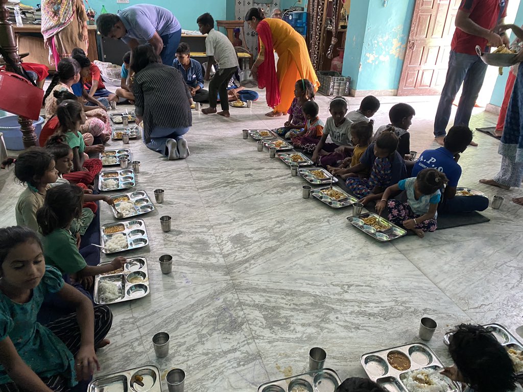 bdf_ngo's tweet image. Sunday meal at Dehradun center
#sundaymeal #BuildingDreamsFoundation #EndChildHunger  #feedChildren #FeedingIndia #sdgs2023 #Donate  #CSR #uttarakhand
