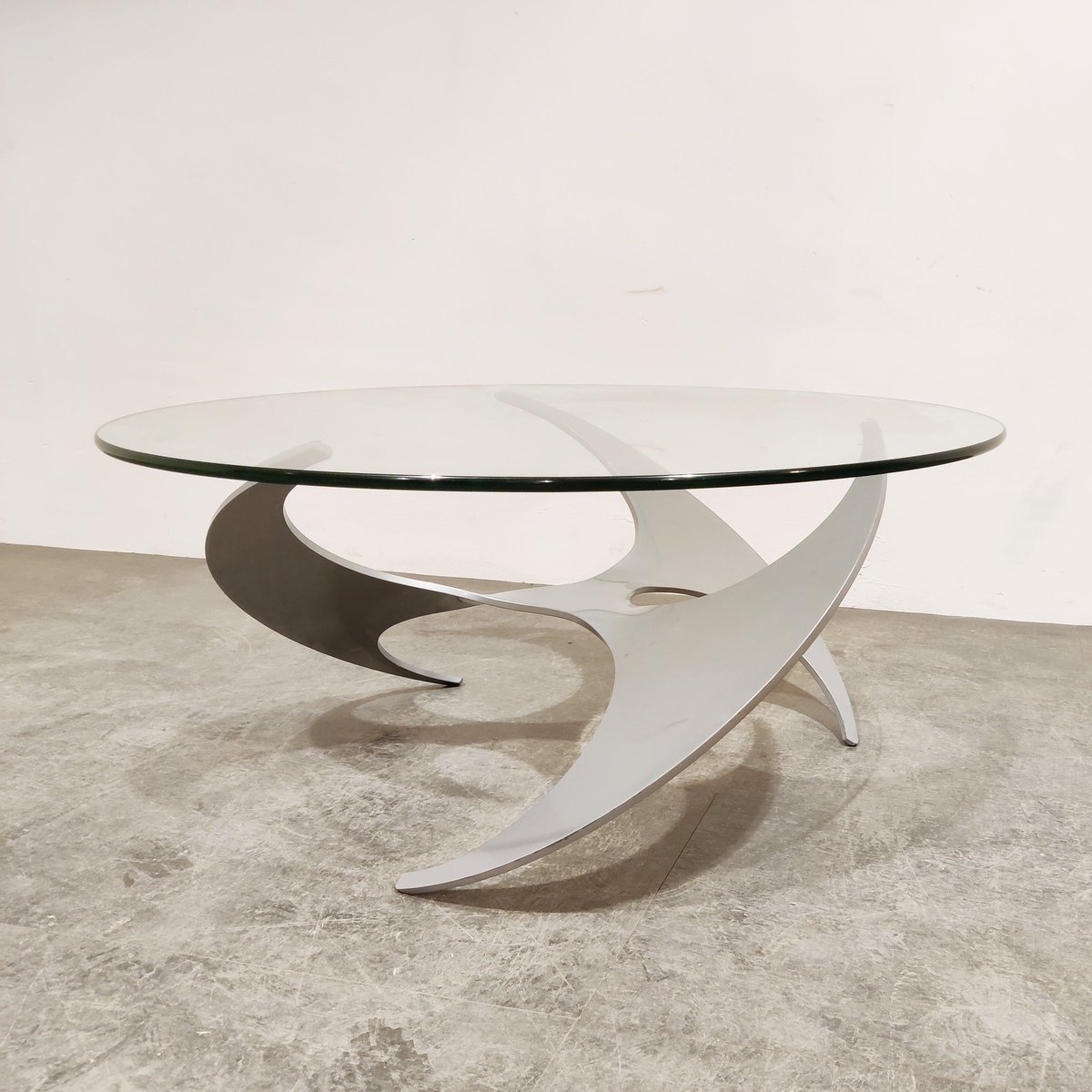 designdocument's tweet photo. "Propeller" Coffe Table by Knut Hesterberg (1960s) https://t.co/5YFHv4cUEw