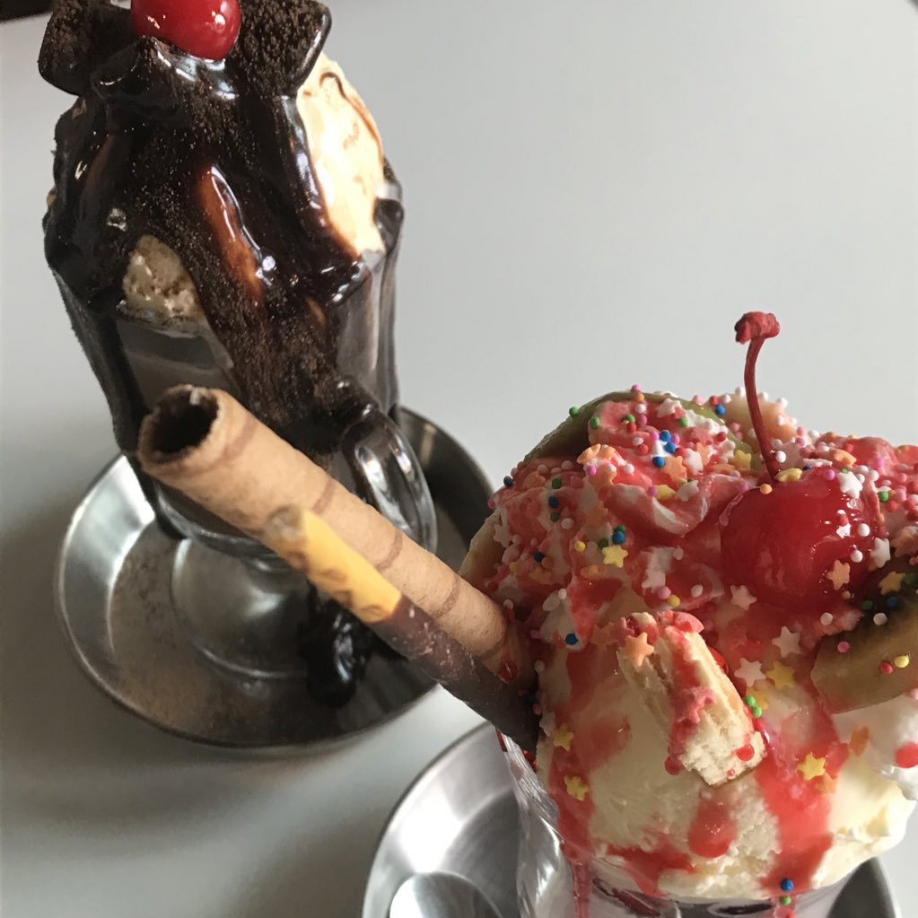 1-2년 동안 다녔던 귀엽고 이쁜 카페를 공유합니다.. ❤︎

m.blog.naver.com/mknrrr/2231701…