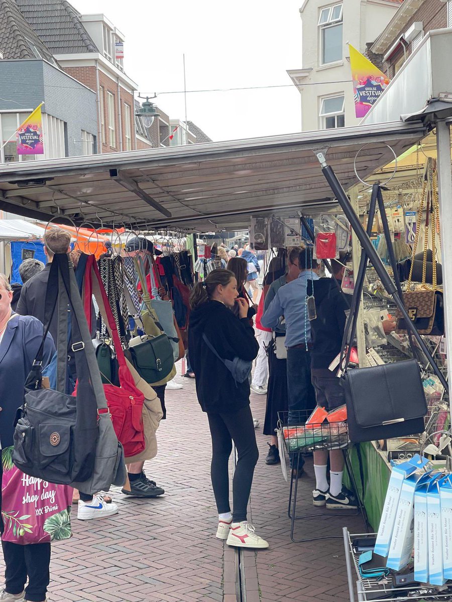 Vandaag weer de Grolse Vesteval dag in Groenlo met een leuk programma. Kom ook kijken het kan tot 17.00 uur.