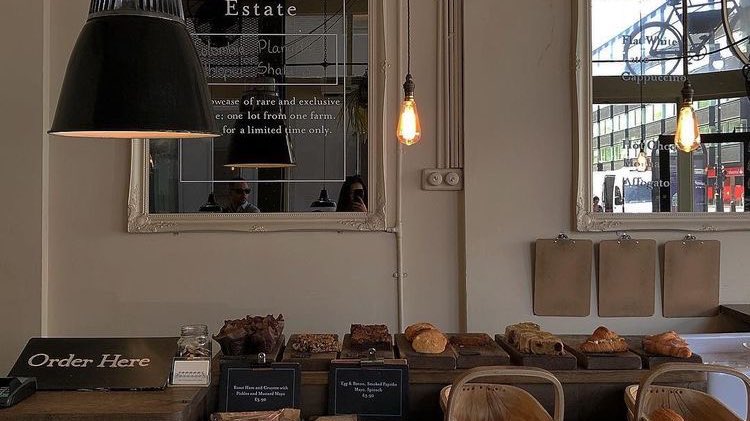 malusokay's tweet photo. Gloomy café dates ☕️ https://t.co/qa1qQw800W