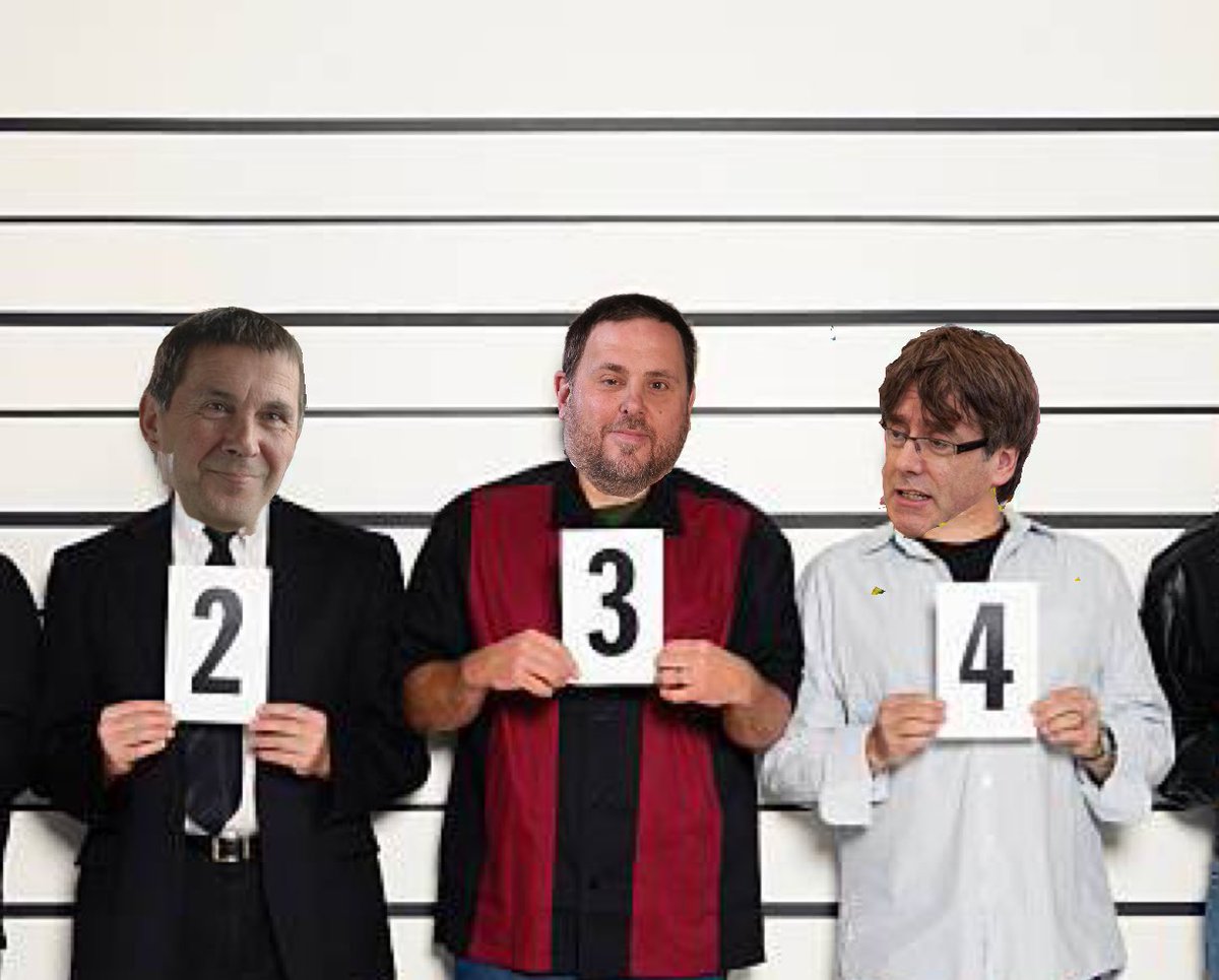 FroilLannister's tweet photo. -¿Reconoce a alguno de estos sujetos, señor Sánchez?
-Sí, son varios de mis socios. https://t.co/wXAGKBCXzH
