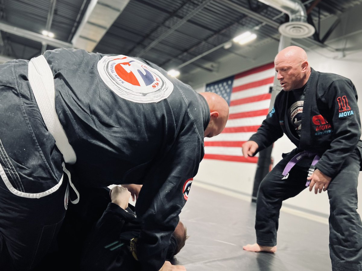 lightningkicks's tweet photo. Our instructors are incredibly passionate about helping YOU achieve your goals, from just living an active lifestyle and getting off the couch to preparing for a professional mixed martial arts bout and everything in between. https://t.co/svZEfhFMQc