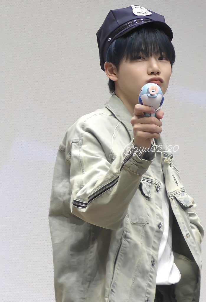 trsritmolfm_'s tweet photo. WAIT!!! we got a cutie police officer Junkyu WHAHSJDJ ㅠㅠ https://t.co/FQY51yIm0N