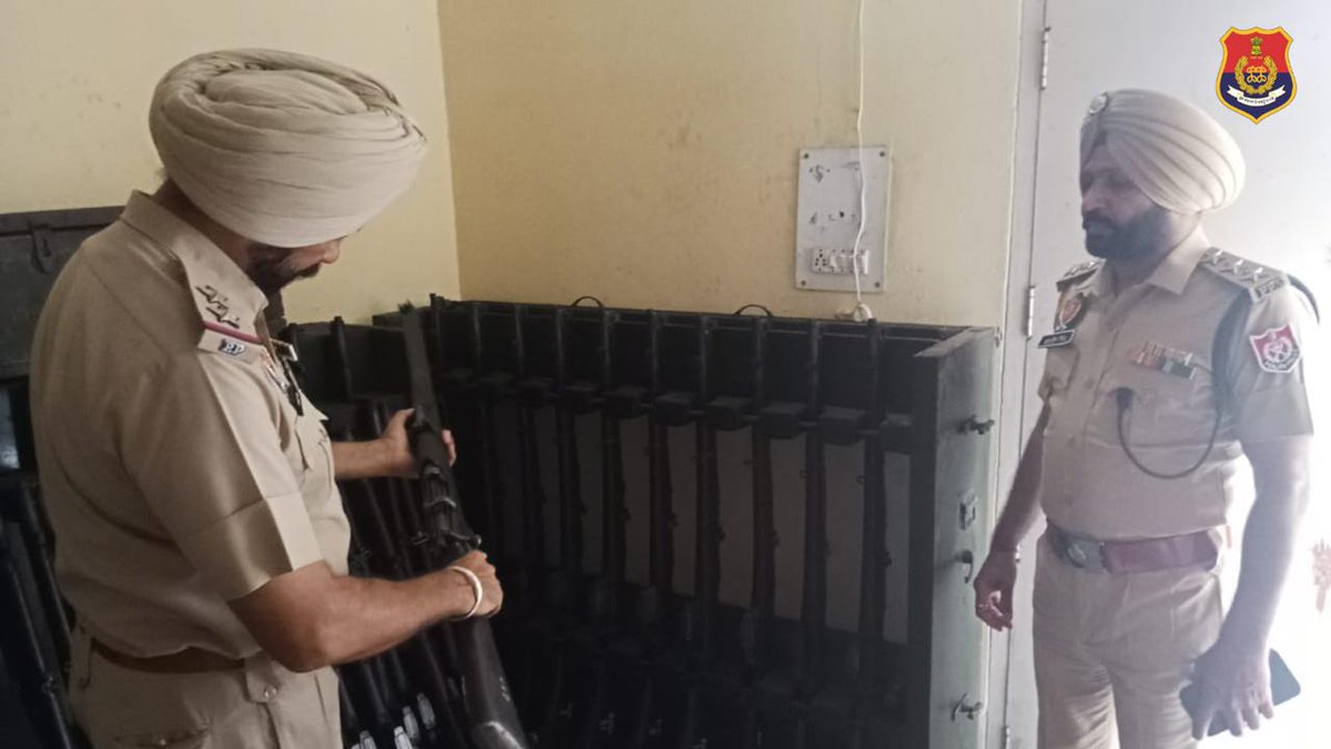 KhannaPolice's tweet photo. GOs and SHOs of Khanna Police checked the Malkhana, arms/ammunition, official equipment and registers of Police Stations falling in jurisdiction of the district to ensure their proper maintenance and working.
#KhannaPolice
#PunjabPoliceInd
#DisciplineAndTraining https://t.co/wW3fvDnJ8G
