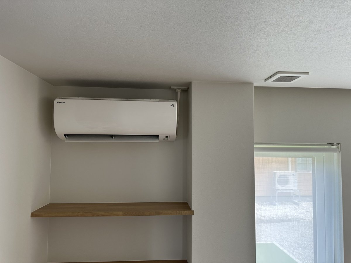 urajusetsu2021's tweet photo. 涼しい北海道でも30℃🥵
エアコンのご依頼が殺到しております！
1日でも早くお取り付け出来るようフル稼働中です💪
是非当社にご相談ください✨

#千歳市
#恵庭市
#エアコン https://t.co/4AaUpq2pXQ