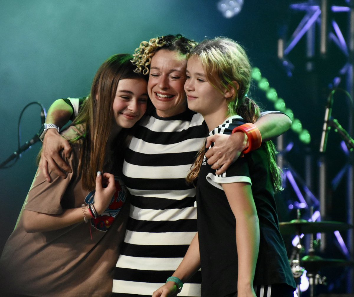 John Chandler (@johnchandler5) on Twitter photo The moment <a href="/CamFolkFest/">Cambridge Folk Festival</a> when <a href="/katerusby/">Kate Rusby</a> and @DeeOKaneBanjO brought daughters Daisy and Phoebe on stage. #festival #madfortrad The moment <a href="/CamFolkFest/">Cambridge Folk Festival</a> when <a href="/katerusby/">Kate Rusby</a> and @DeeOKaneBanjO brought daughters Daisy and Phoebe on stage. #festival #madfortrad