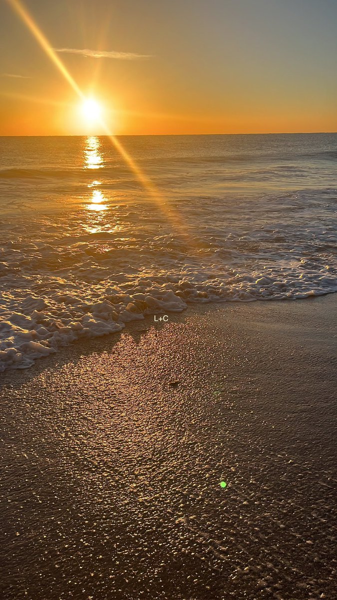 ☀️Sunday's are for self care and relaxing vibes! Join us on our sunrise walk at Vero Beach, Florida! 🏖️ #Sunrise #LivingCoasting #Florida #VeroBeach