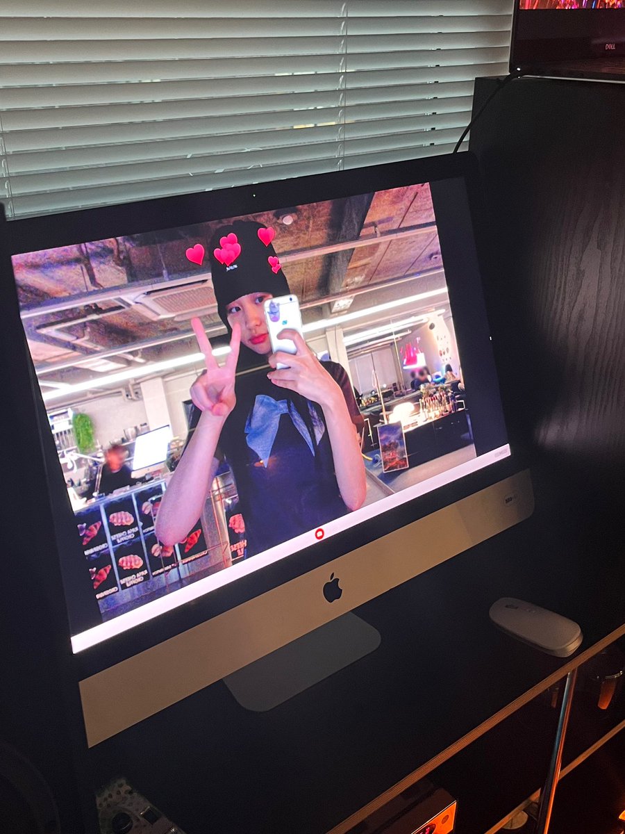 by_Weeekly's tweet photo. [#지한]
Cool 🩵🩵🩵
#712vibe

#Weeekly #위클리
#Jihan https://t.co/FV3xvcZ7rn