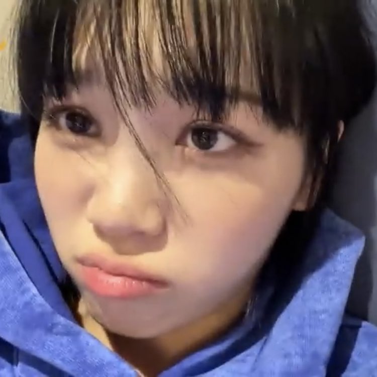 김채원                                  김시로
