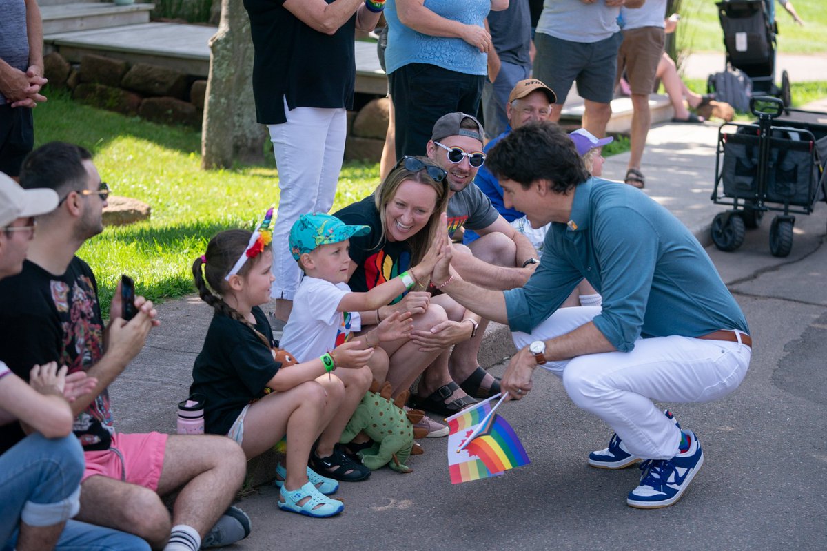 El primer ministro de Canadá en el orgullo LGBT de su país 🇨🇦🏳️‍🌈