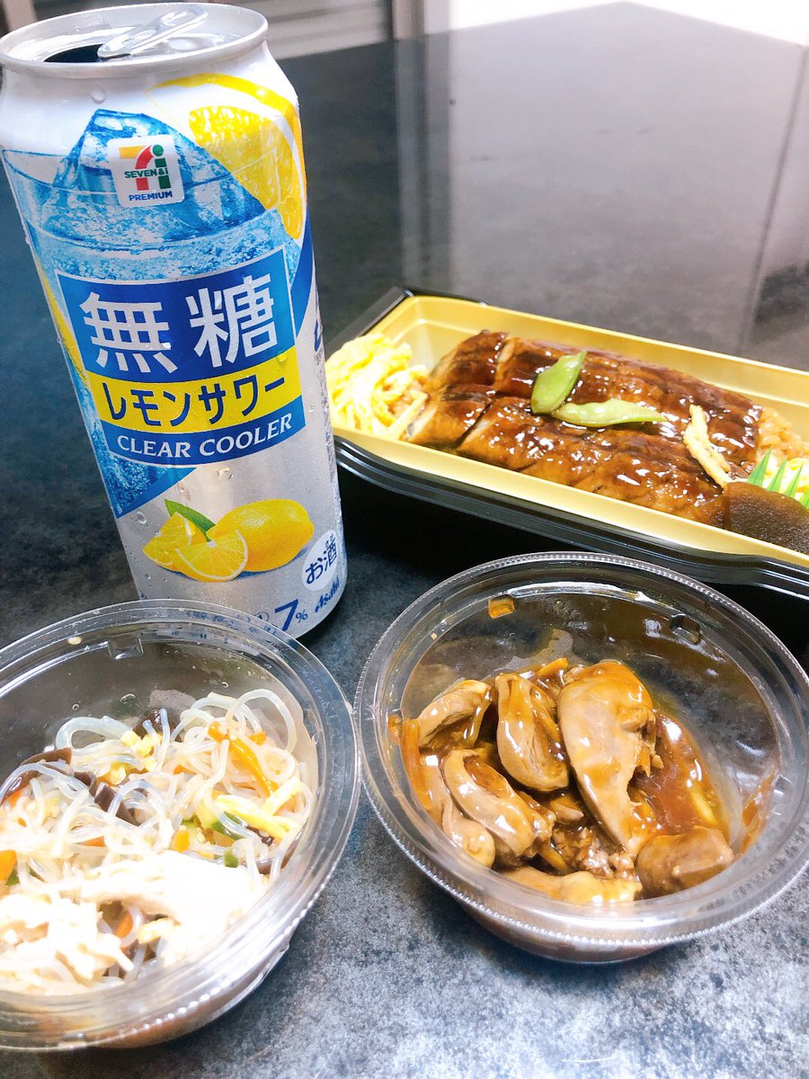 syotah5's tweet photo. 本日は、丑の日だからっていう口実で鰻が食べれる日ですね‼️😁
今日も一日お疲れ様です‼️

#宅飲み
#晩酌
#土用の丑の日 https://t.co/8QnQ1VlGDk