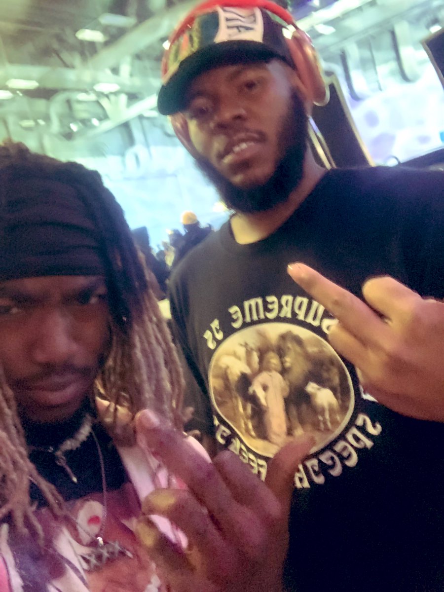 LoneStarSyx's tweet photo. #NewProfilePic
#DreamCon #Dreamcon2023
W chris & player Joe🐐
#amp #somebros
Eugh 🔥w event https://t.co/ioKS5xNqUq