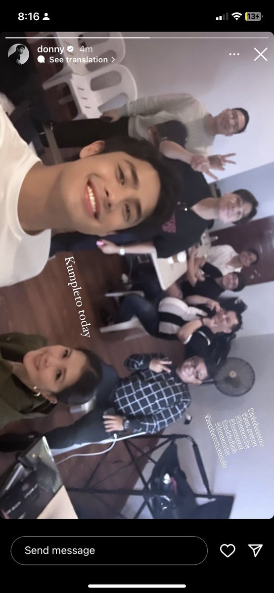 xolarstn's tweet photo. pogi donny with his team 😎

🖇️ https://t.co/BMN3bShart 

#DonnyPangilinan https://t.co/FTF8OJSJnS