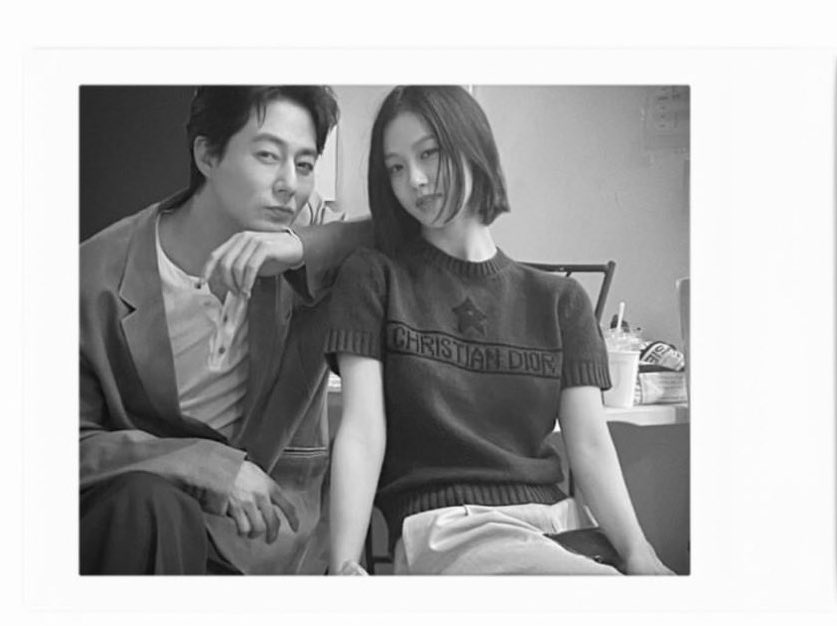 zikkcx's tweet photo. 진짜 너무 웃긴 점
영화에서는 권필삼 고옥분 붙는 장면이 없는데
본체 투샷은 제일 많음ㅜㅋㅋㅋㅋㅋㅋㅋ https://t.co/E8NMSArrkl