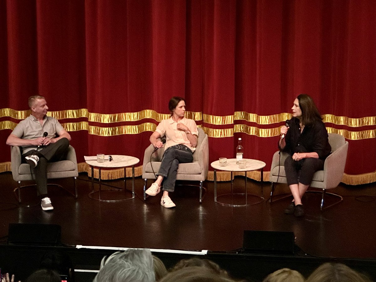 V_Musings's tweet photo. Pamela Rabe & Kate Atkinson in London today for their Screen Star Event!
#pamelarabe #kateatkinson #kateatko #wentworth #wentworthprison #freakytits #screenstarevents https://t.co/hqDOECE04u