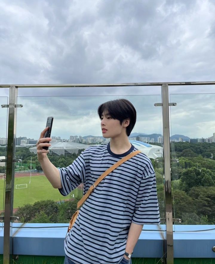 datingksm's tweet photo. day ?? 

hi! i’m eli, looking for interactive moots 🌷

- she/they, filo, eng &amp; tag, 15 (07)
- not new to #stantwt and #kpoptwt
- looking for stay, bunnies, midzy, nswer, fearnot, dives, and mys. 
- any fandom is welcome 

↻ / ♡ are much appreciated, thank you ! https://t.co/kw78Ojd8ID