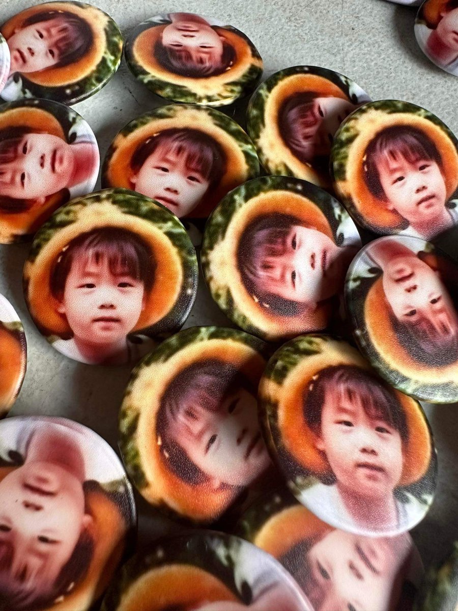 ✨iKON TAKEOFF IN MANILA Freebies ✨

will be giving away small iKON and bebi Jinan pins 🥰 

to claim: 
-just approach me on d-day
-1:1 only
-rts and likes are appreciated 

time and loc: tba 

#iKON_TAKEOFFinMANILA
#iKONinMANILA2023 
#iKON_TAKEOFF 
<a href="/iKONIC_143/">iKON GLOBAL iKONIC</a> <a href="/iKON_gnani_____/">김진환</a>