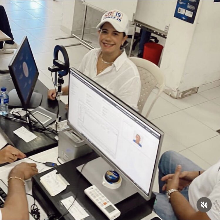 Gloriamovalle's tweet photo. Hoy me inscribí como candidata al concejo CR19.Quiero volver al CONCEJO con más experiencia y fortaleza con el compromiso de trabajar por valledupar. De la mano de DIOS y de mi tierra que tanto amo,retomo este camino que mueve las fibras de mi convicciones y mi vocación de servir https://t.co/flvz31IZj0
