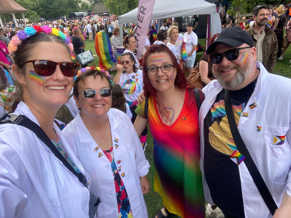 Very proud to have supported this fantastic and meaningful event, with a great group of proud scientists such as @Cwhitch @DrLauraNolan @ScienceBear3 @EmmaBeansworth @N_Janecko  #norwichpride