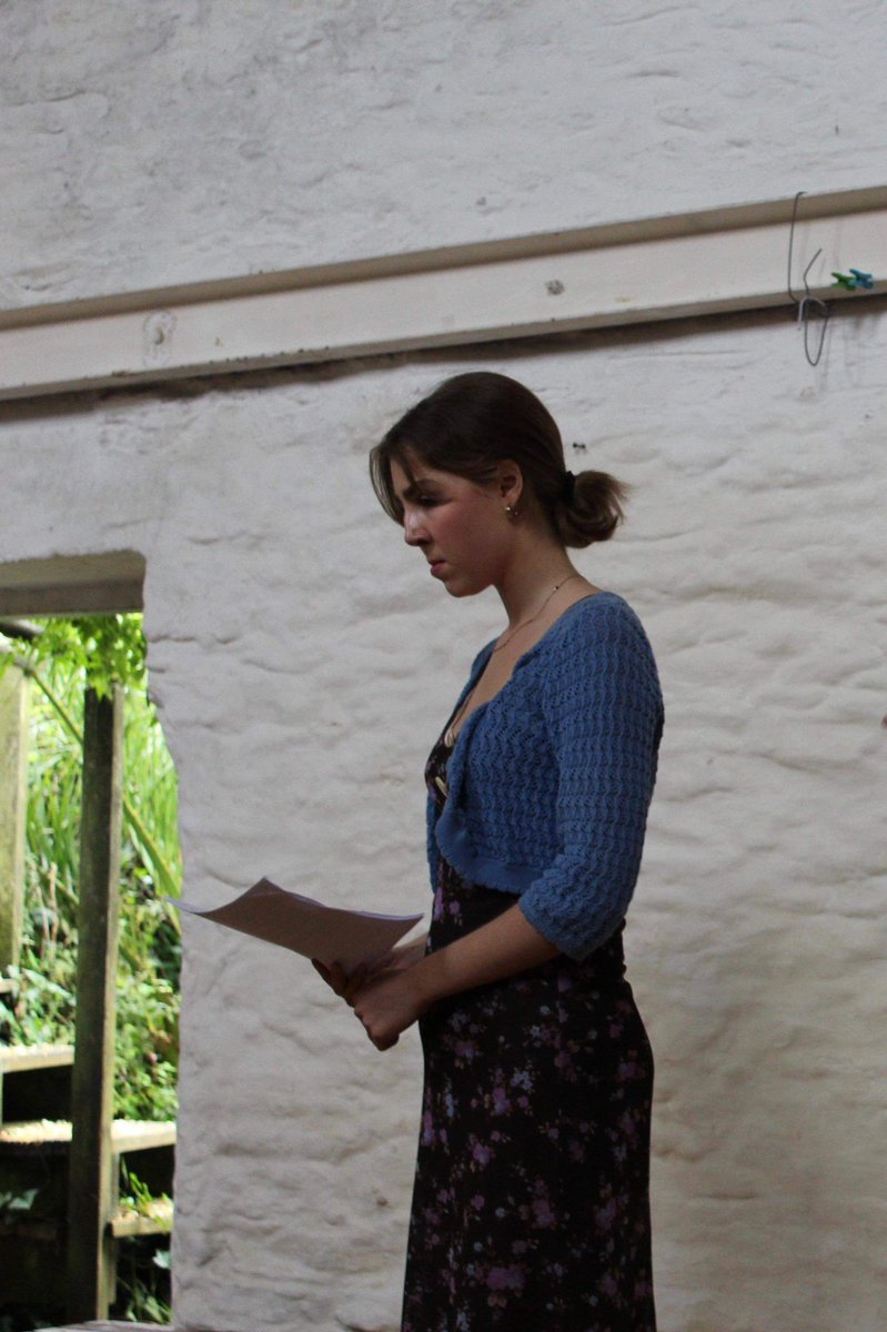 4cutsunflowers's tweet photo. Some lovely photos from inside our rehearsal room, taken by @marfafrench - don’t wait to get your tickets @edfringe to see what we’ve made. https://t.co/4hQtL3HPfw