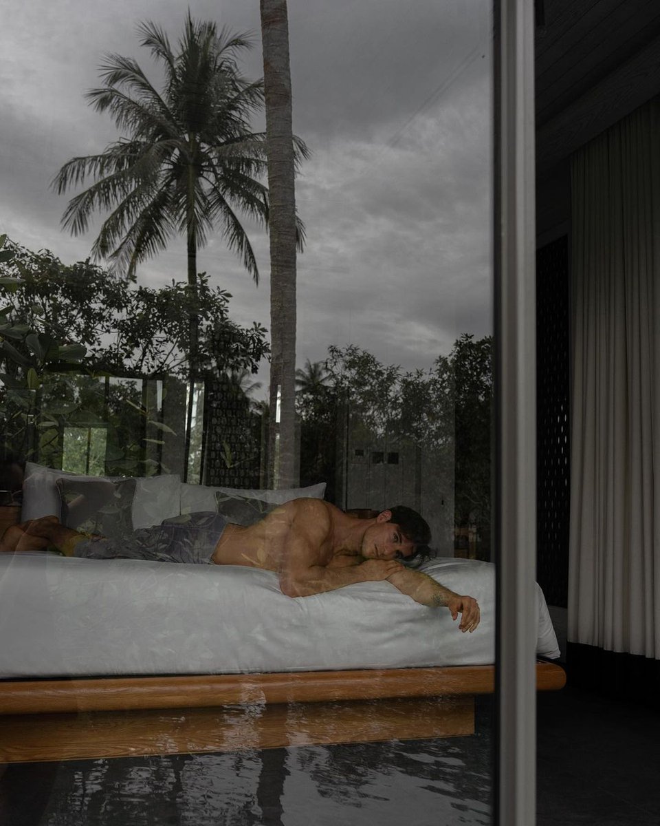 fitaussieboy's tweet photo. Thinking about 💭🌴☀️ https://t.co/DWbfHA0P1n