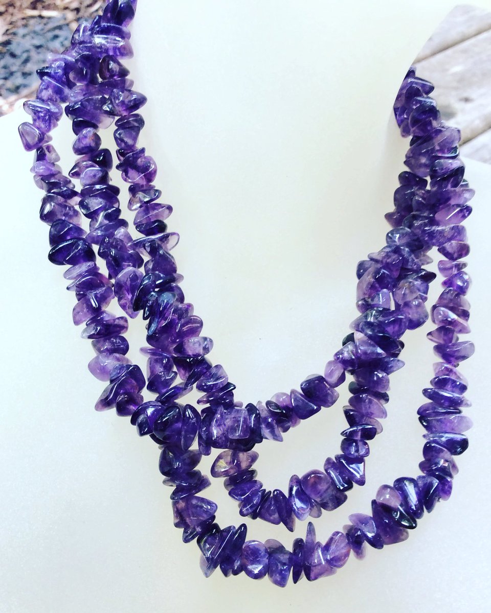 CA$25.00
Vintage Purple Beaded Necklace, #vintagelongbeads #amethystnecklace #Purplenecklace #februarybirthstone #fashionjewelry available from Crow Vanity Jewelry on Etsy #etsy #etsyvintage #etsyfashion #etsyjewelry #vintagejewelry