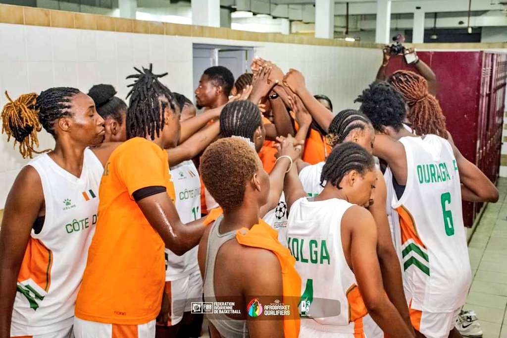 KessiyaCom's tweet photo. Les Éléphantes basketteuses 🏀🇨🇮🐘 ont remporté hier leur match face à l’Angola 🇦🇴 72-69 🔥
#AfrobasketDames2023 #Game2 #PouleA https://t.co/cMv9ivA6UY