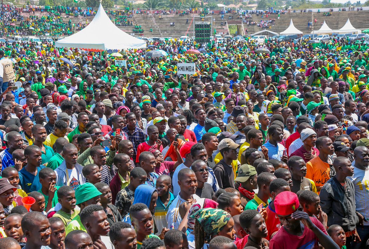 "Wakati wote, tutaendelea kuwa waaminifu wa Chama hiki (CCM). Tutaendelea kukitetea na kukisemea sera zake popote pale kwa wivu mkubwa na kwa nguvu zetu zote." #TunaimaniNaSamia #VitendoVinaSauti #KaziIendelee