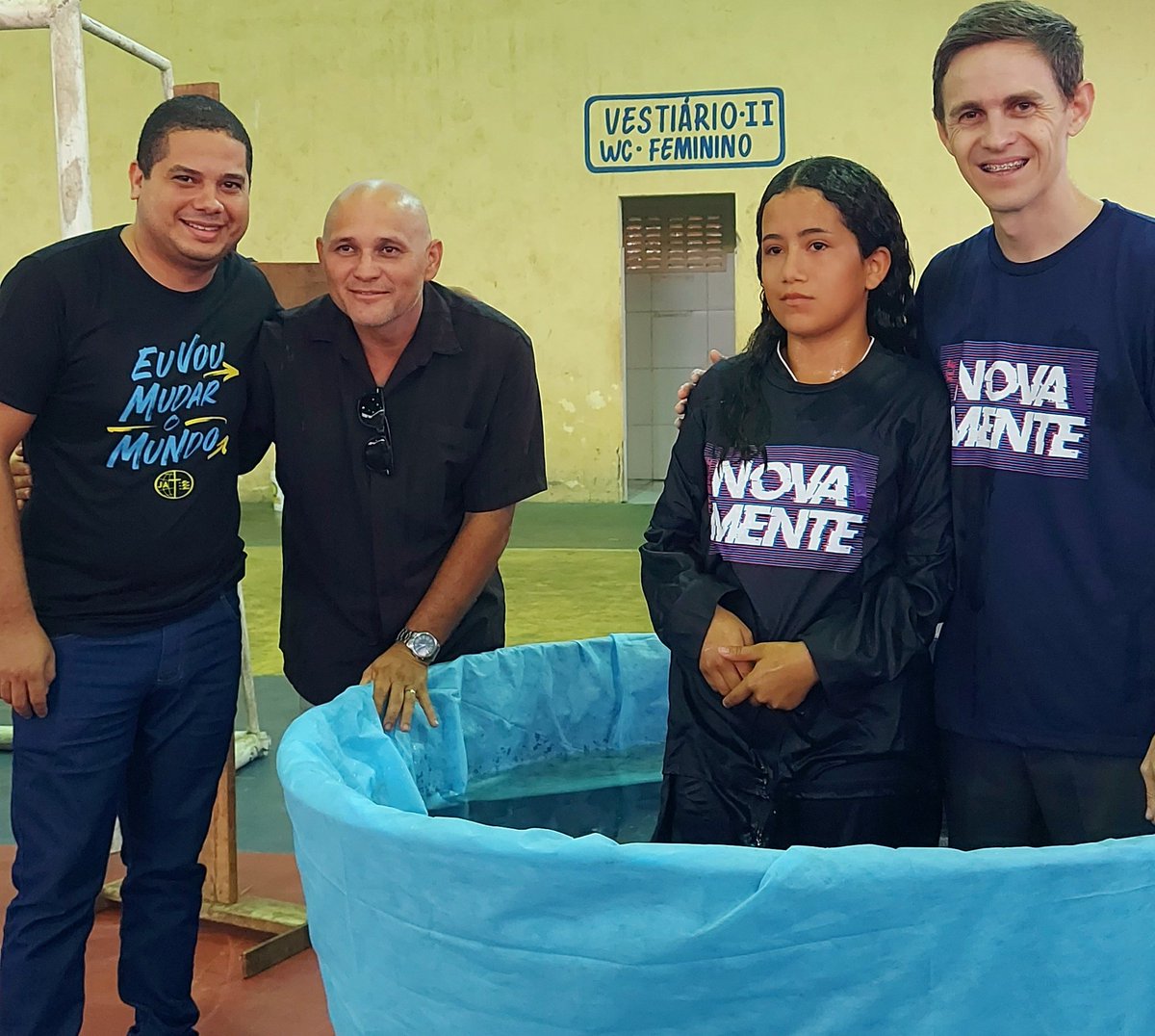 Pr_JonasAraujo's tweet photo. Encerramento da Semana Jovem #Novamente com linda festa batismal.
O Distrito de Santa Rita celebra o retorno de jovens aos braços de Cristo.
#MNeTerradeproezas https://t.co/jLcYCQRcFJ