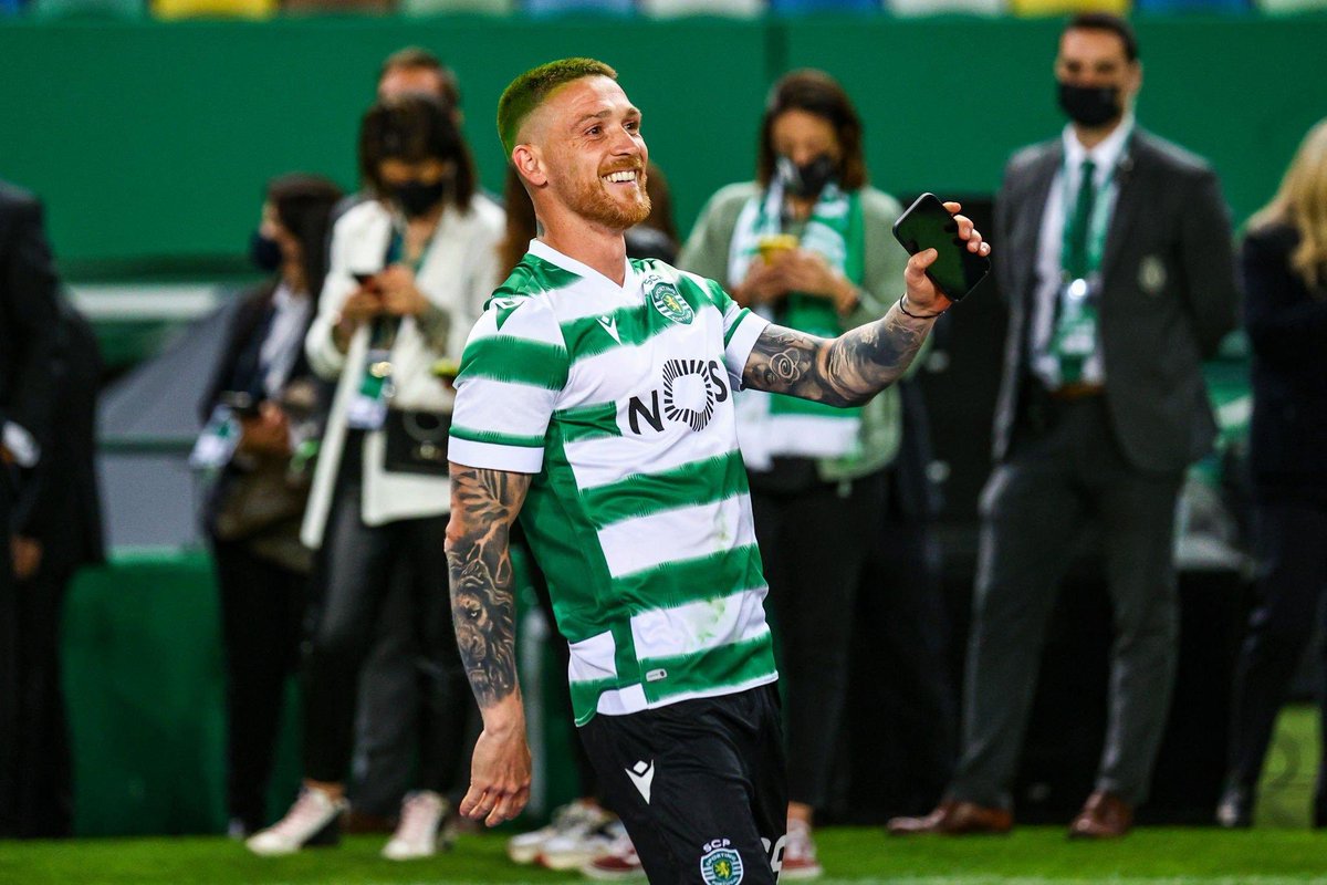 Antunes sobre o Sporting: 

“O Sporting é um clube diferenciado em todos os sentidos, as pessoas que trabalham no Sporting e na comitiva, no staff, são pessoas incríveis. […] Não é qualquer um que é sportinguista. É fácil ser do Benfica ou do Porto, ou o do Real Madrid porque