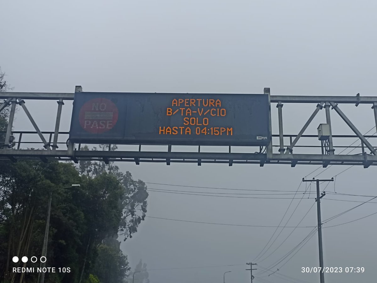 CoviandinaSAS's tweet photo. *Atención* Así será la movilidad en sentido Bogotá - Villavicencio.  Apertura de vía en el K0+000 a las 4:15 pm, K35+000 sector El Tablón, se iniciará paso a las 5:30 pm y sobre puente militar K50+200 se iniciará a las 6:00 pm. Siga las recomendaciones del personal. #713 https://t.co/TJjSYB81ID