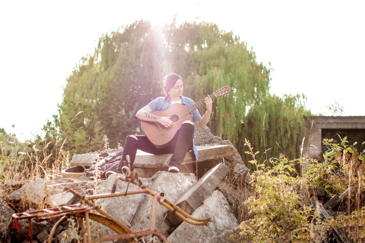 FreezingPhoto's tweet photo. “If I ever were to lose you, I'd surely lose myself.”

I went through my hard disk and found pictures from the #Ellie shooting with @DeviantCos's Sori again! 
I still love these pictures, even if they are already 3 years old! <3 

#Thelastofus #TLOU https://t.co/ltDKxHMJPf