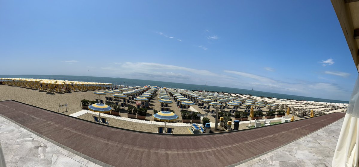 AlessandraLizz1's tweet photo. Mare la parola più bella che esista #mare #marinadipisa #bagnoarlecchino #famiglia https://t.co/DID4Z0KWtw