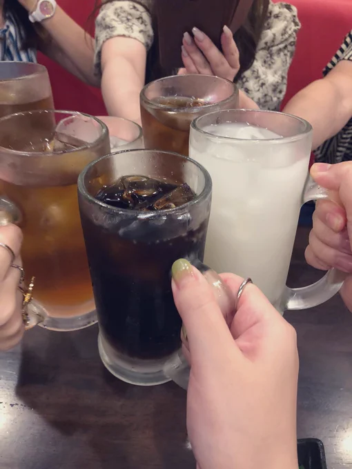 これは山賊達の乾杯