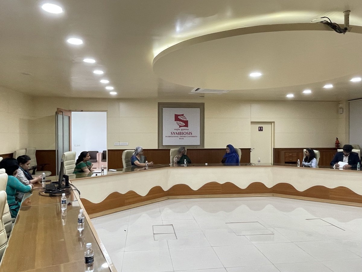 ZakiaWardak's tweet photo. 3
They can simply login onto the symbiosis website  &amp; register for the courses,  all they need is internet availability &amp; it is completely free for girl students.  It is great news for young Afghan boys and girls . I am thankful to @symbiosistweets for this wonderful opportunity. https://t.co/FYMGlNtQCO