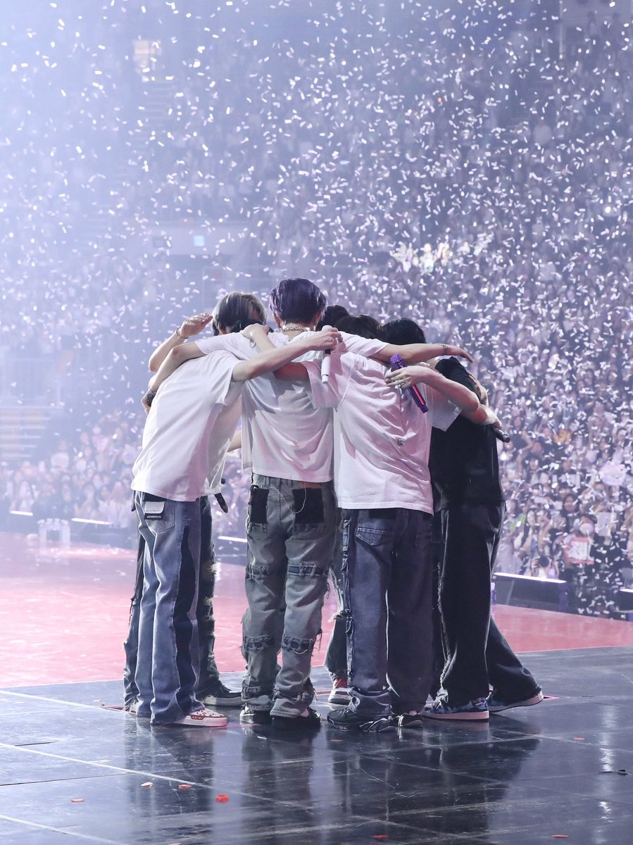 monchwon's tweet image. my family